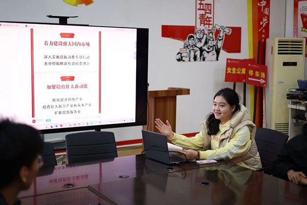两千余名全国人大代表肩负人民重托