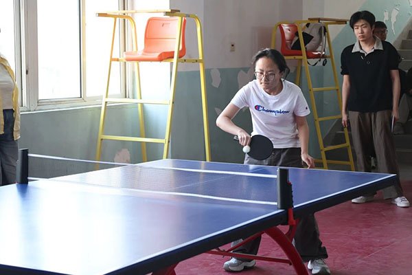 走出教室，走向操场