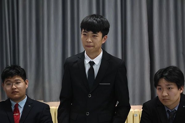 微信图片_2026-05-07_170001_370.jpg 围绕两大贴合青年成长的核心辩题展开激