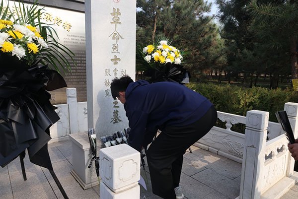 史册载功勋