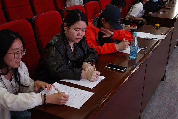 专设了这场以文学经典为主题的“表演赛